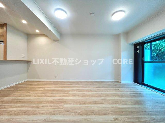 家族が集まるLDKは広さ14.1帖と家族団らんをするのにちょうど良いサイズです。