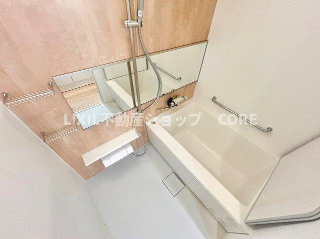 ユニットバスは新規交換済！新しく広いユニットバスは快適ですね。