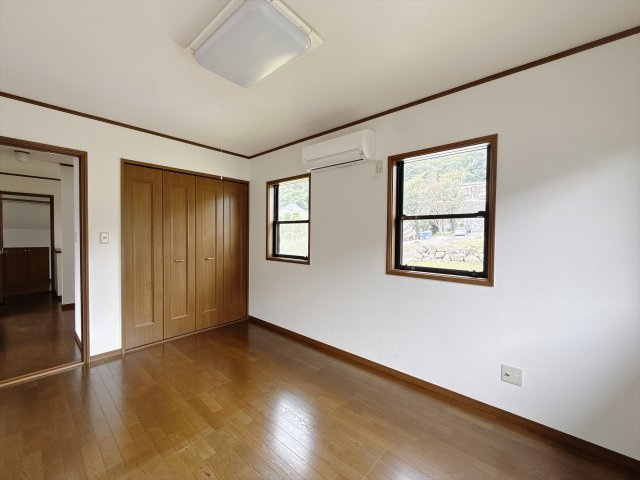 ■洋室｜2階各居室には収納をご用意しています♪常にお部屋を綺麗に保てます！小さなお子様も自然とお片付けができるようになるのでうれしいですよね！　