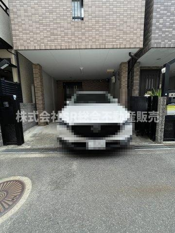 お車をお持ちの方には必要な駐車場はビルトインガレージ1台分（車種による）です！