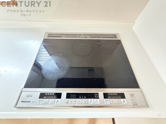 IHクッキングヒーターは高速で加熱し省エネで使いやすいく火を使わないため安全で、清掃も簡単です。調理制御がしやすく、食材を均等に加熱できます。