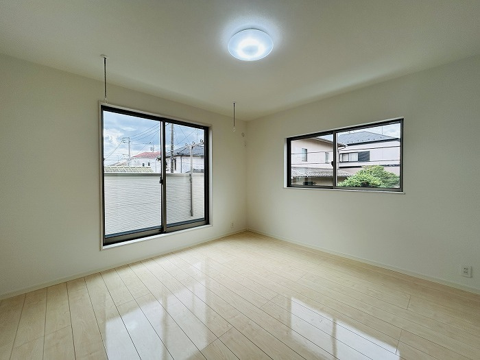 【2階南西側洋室】約8帖のお部屋です。