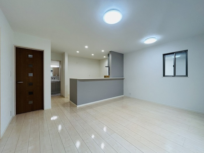 【LDK】約15帖のお部屋になっております。