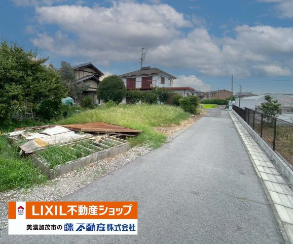 東側道路（セットバック要す）