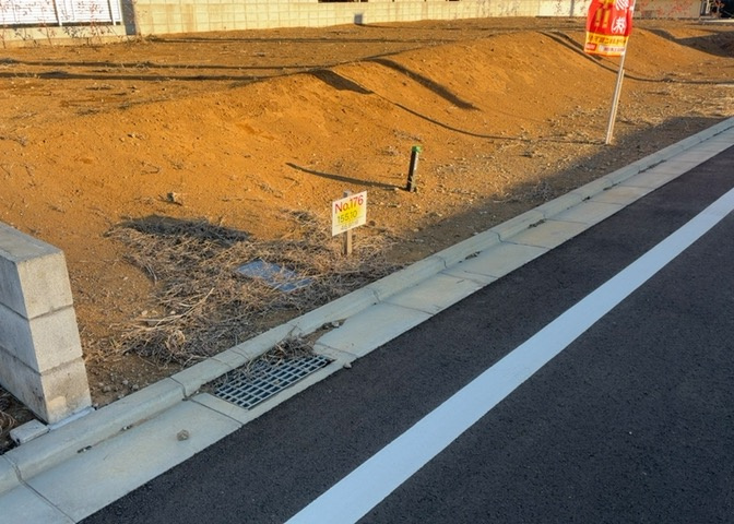 物件の詳細については、現地を見てわかること以外に、役所や法務局などで調べないとわからないことがあります。そのため、現地に行く場合は、もしこの物件を買ったらどのような生活ができるかをイメージしましょう。