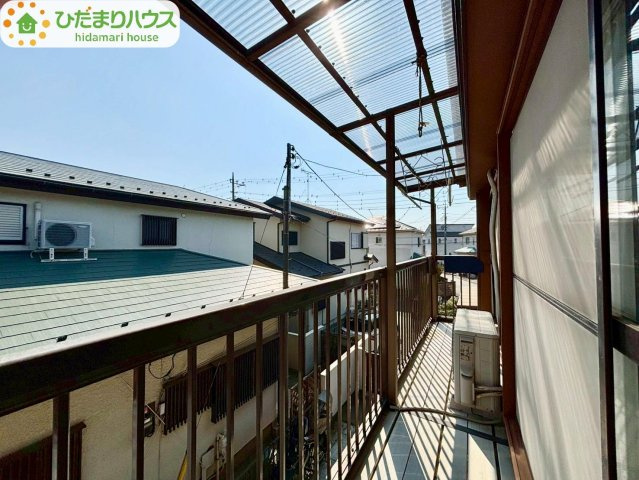広々としたバルコニー。お洗濯物もぜーんぶ干せちゃいます！！       　