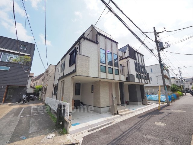 現在空室のため、お気兼ねなくゆっくりと室内をご覧いただけます。お問い合わせをお待ちしております。