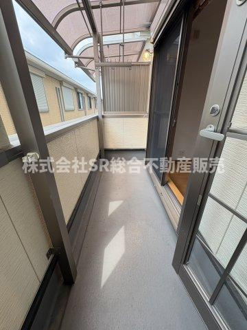 少々の雨が降っても大丈夫！陽当たり良好のバルコニーです！