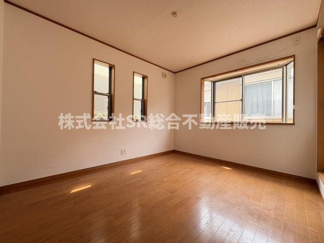 2面採光の明るいお部屋で過ごしやすいです！