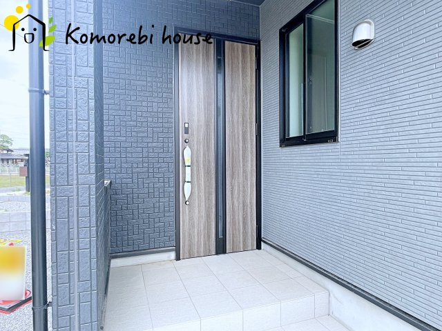 毎日通る玄関はこちらです