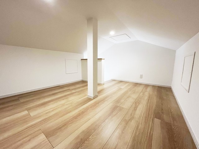 小屋裏収納は家族共有のモノの収納場所にオススメです。