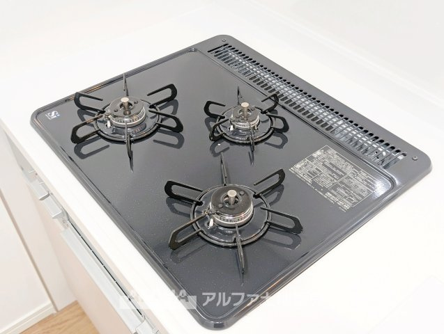 【gas　stove】◆ガスコンロ◆使い勝手に配慮されたガスコンロを備えたキッチン。火力調整がしやすく、毎日の調理がスムーズに進み、家事の時間を心地よく支えてくれます