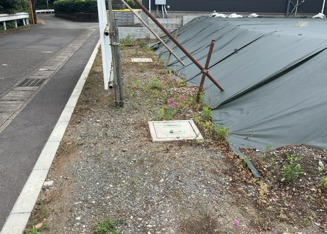土地の形が極端に長細かったり、狭小地、あるいは道路との高低差がある傾斜地だった場合、後々売ろうとしても買い手がつかない場合もあります。後々、売却することになった時に価値の下がらない土地を選びましょう。