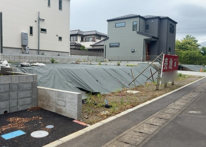 物件の詳細については、現地を見てわかること以外に、役所や法務局などで調べないとわからないことがあります。そのため、現地に行く場合は、もしこの物件を買ったらどのような生活ができるかをイメージしましょう。