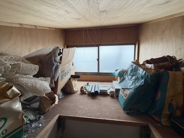 屋根裏収納スペース