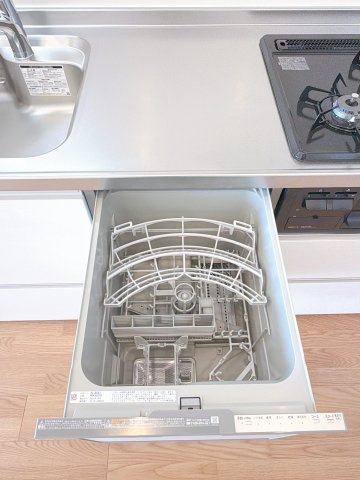 食洗器です。　面倒な後片付けも楽チンです！