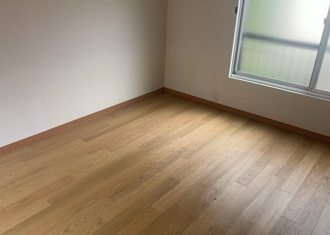 寝室でゆっくりと過ごすためにはベッド周りの適度な空間を担保することや窓の位置、照明の明るさ、寝室の広さなどを考える必要があります。自身や家族の構成とライフスタイルに併せて寝室にする部屋を選びましょう！