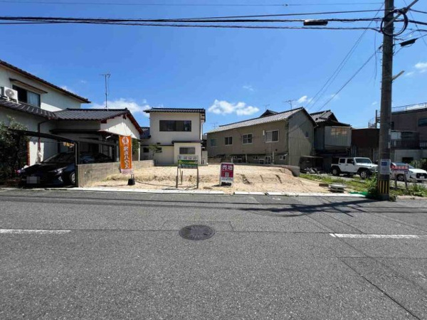 【竹末一丁目（2期）の前面道路含む現地写真】