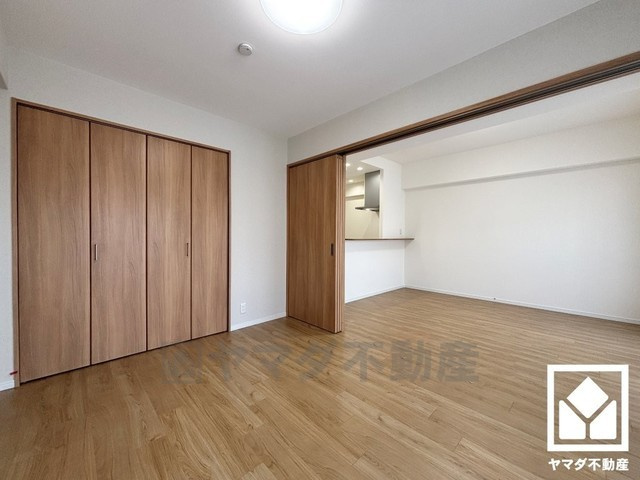 リビングに隣接する引き戸のお部屋で、一体利用も可能です。