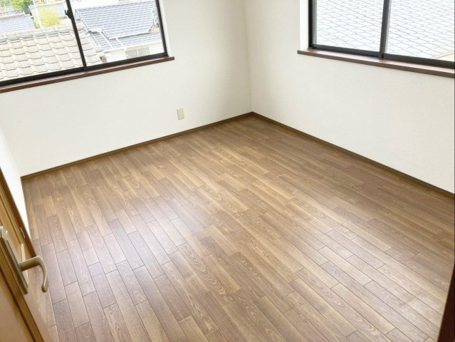 趣味の部屋や子供部屋にもおすすめの約6帖の洋室です！