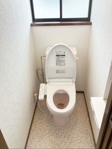 ウォシュレット新品！各階にトイレがあります！