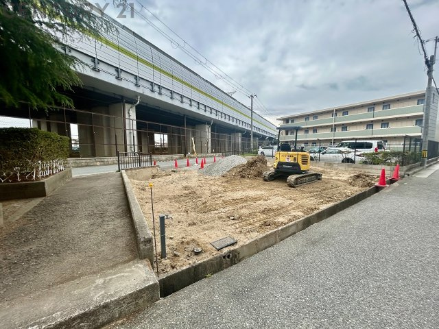 　阪急「売布神社駅」が徒歩圏内で、通勤・通学に便利。