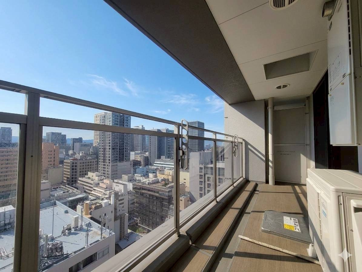 【リビングダイニング】たくさんの陽が差し込み、お部屋全体がとても明るく、暖かみある空間！