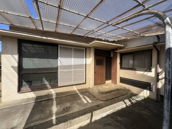 【甲府市屋形1丁目　古家付土地の外観】