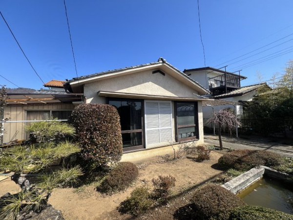 【甲府市屋形1丁目　古家付土地の外観】