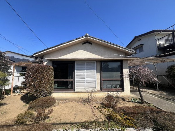 【甲府市屋形1丁目　古家付土地の外観】