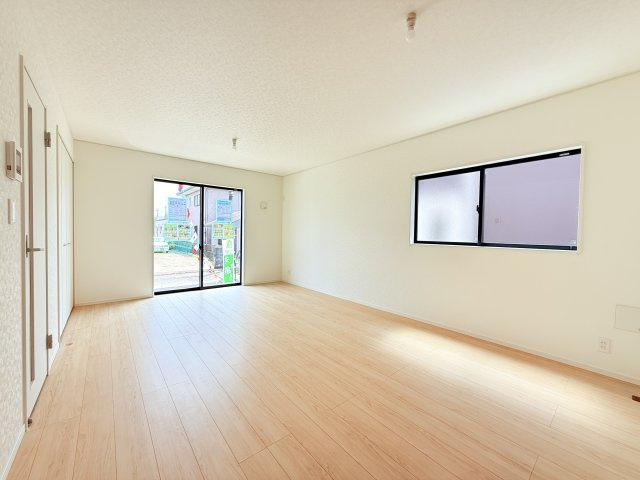 広々としたＬＤＫ♪　家具を置いても窮屈感を感じず過ごせます。