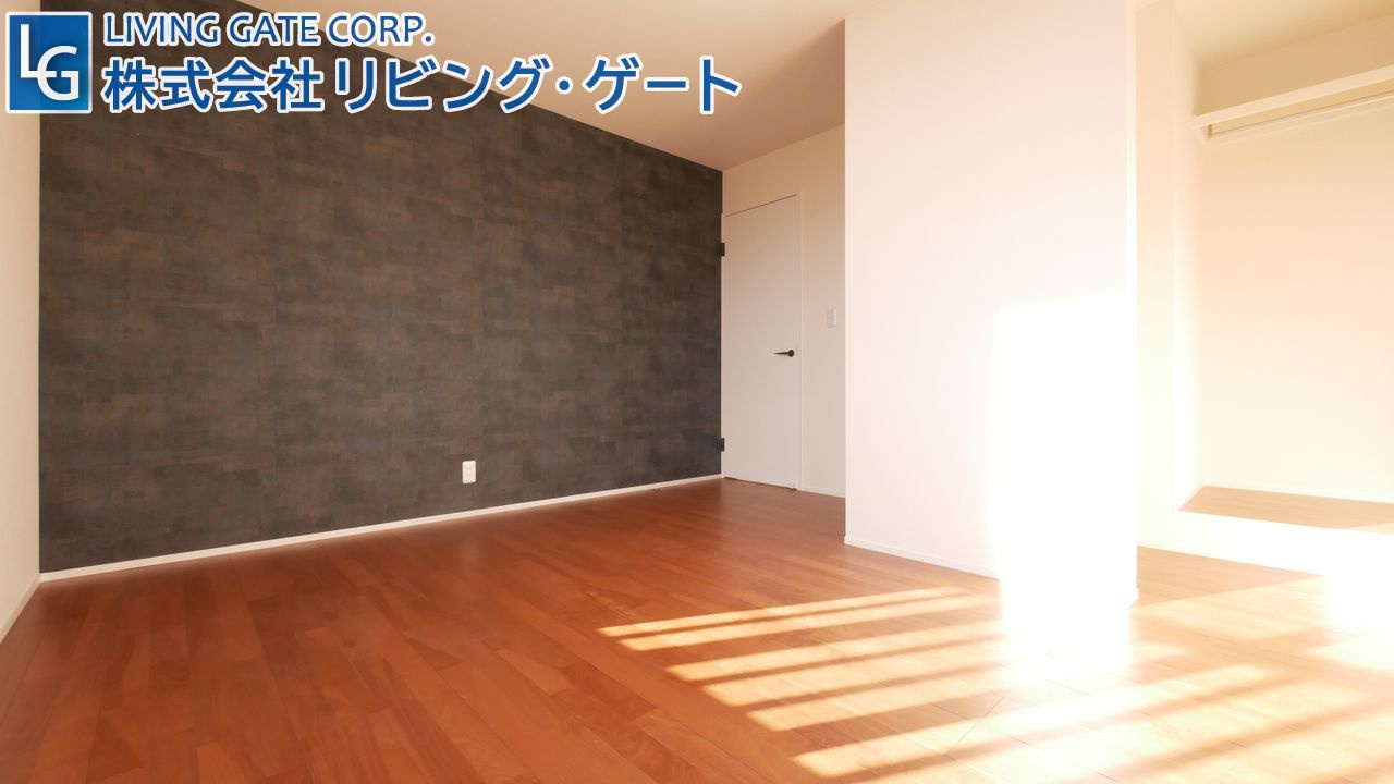 2階7帖洋室。アクセントクロスでお洒落に決まっています。