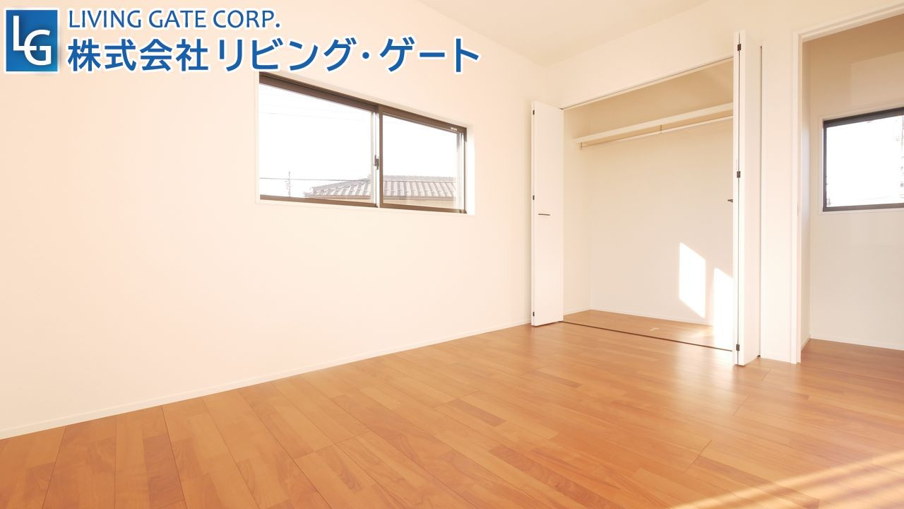 2階6帖洋室。新品クローゼット付。