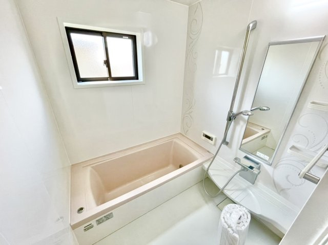 1坪タイプのお風呂ですので　ゆったりくつろげます♪