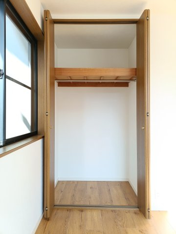 【洋室約6.1帖　収納】