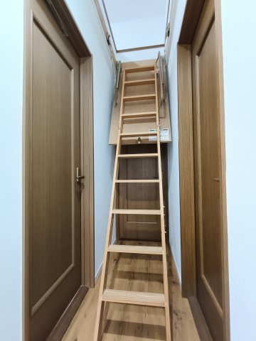 【屋根裏収納】