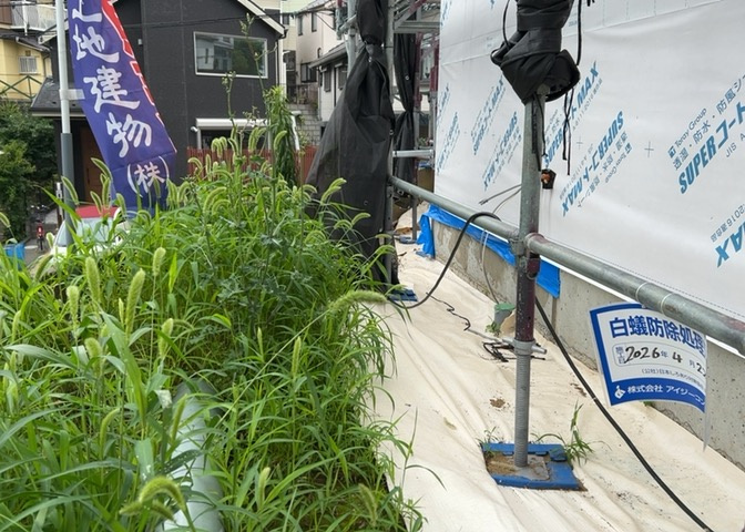 庭があることでガーデニングや家庭菜園はもちろん、こどもの遊び場やペットを放して遊ぶことができます。また、家の周囲に余裕があるということです。隣地との間があれば、十分な日当たりと、風通しが確保できます。