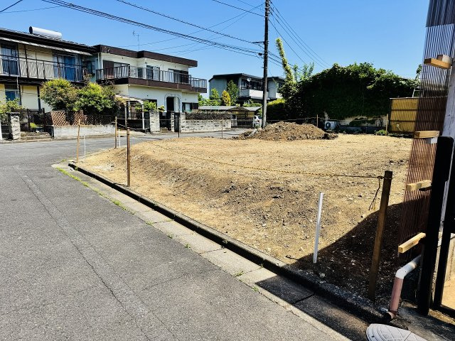 ～建物北側・南側に、計2台駐車可能カースペース付き～