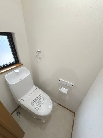 清潔感とうれしい機能性を兼ね備えた、使いやすいシャワートイレ