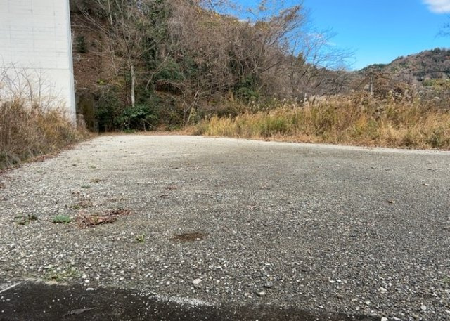 人が暮らすうえで日光は大切な要素となります。日当たりの良さは譲れないポイントですね。併せて近くに大きな建築物の建築予定がないか、あるいはそれが可能な土地が近くにないか事前に確認することもお勧めします。