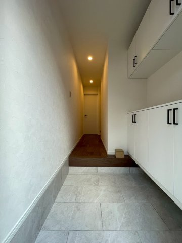 「いつでも帰りたくなるご自宅」を提供できるよう、玄関スペースからこだわっております。