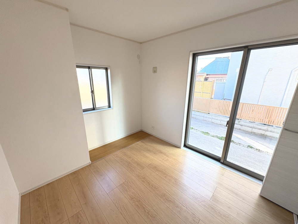 収納付きで、お部屋がすっきり片付きます。