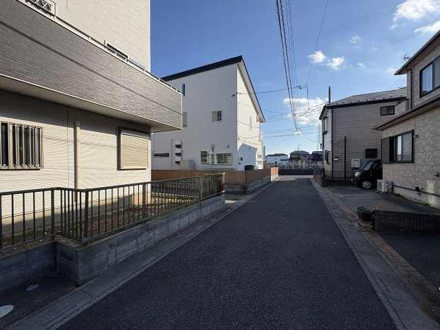 3LDK・小屋裏収納付き！駐車スペース2台可(車種による)！南向きバルコニー！2025年12月リフォーム済！