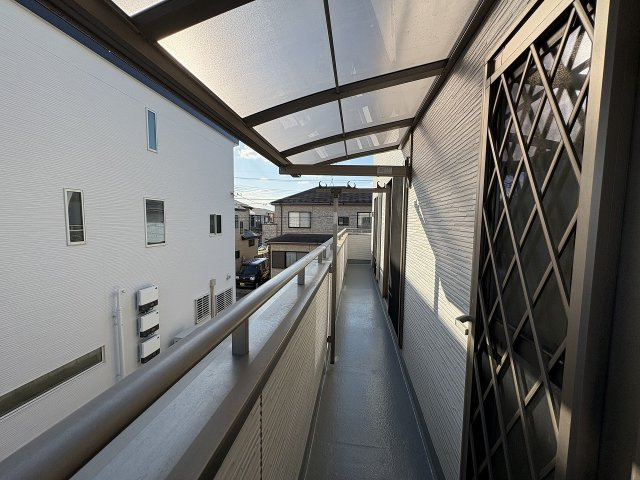 一部屋根付きバルコニー