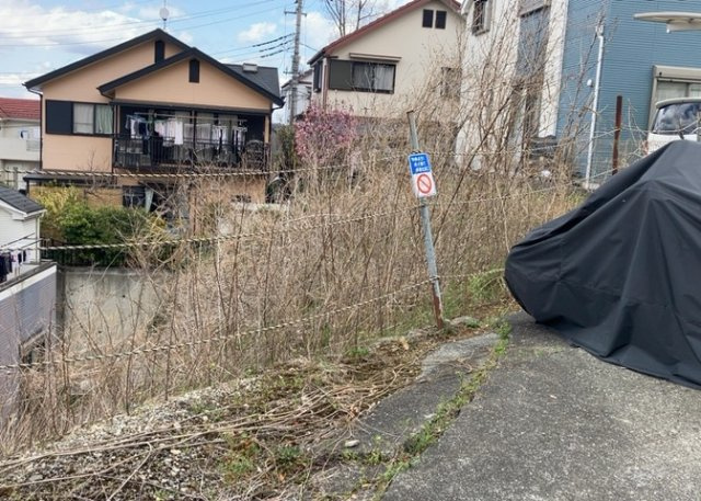 人が暮らすうえで日光は大切な要素となります。日当たりの良さは譲れないポイントですね。併せて近くに大きな建築物の建築予定がないか、あるいはそれが可能な土地が近くにないか事前に確認することもお勧めします。