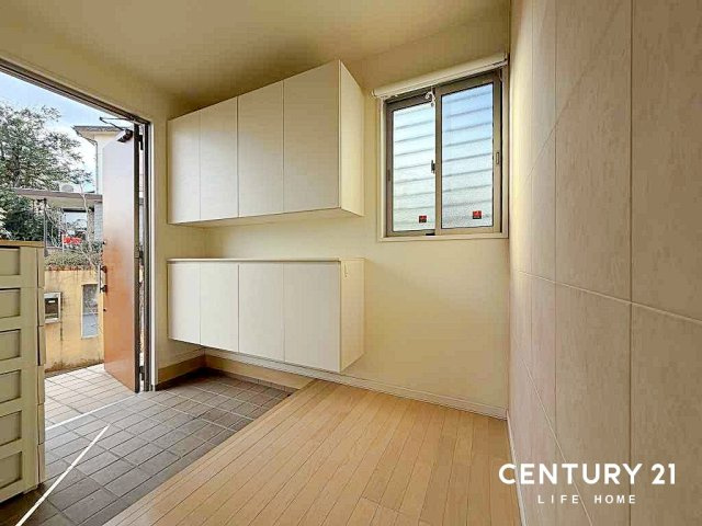 落ち着いた玄関です