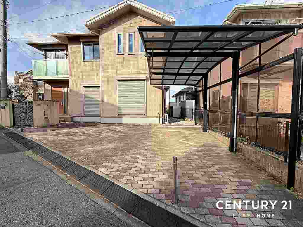 前面道路含む現地写真です