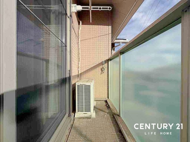 お洗濯にも便利なバルコニー付き