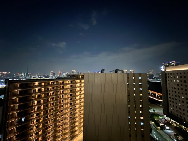 バルコニーからの眺望(正面)≪夜≫