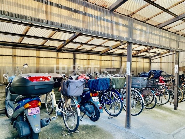 【自転車置き場】最新の空き状況や費用などの詳細は担当スタッフまでお問い合わせください。
